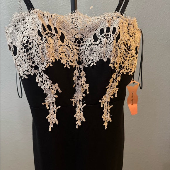 Haute Monde Black and White Lace-Trim Strapless Mini Dress - Picture 2 of 6